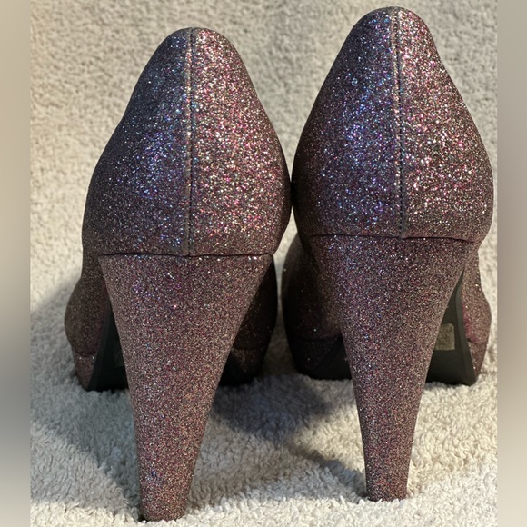 feet too wide for shoes